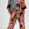Cuello y mangas con patchwork en diferente color