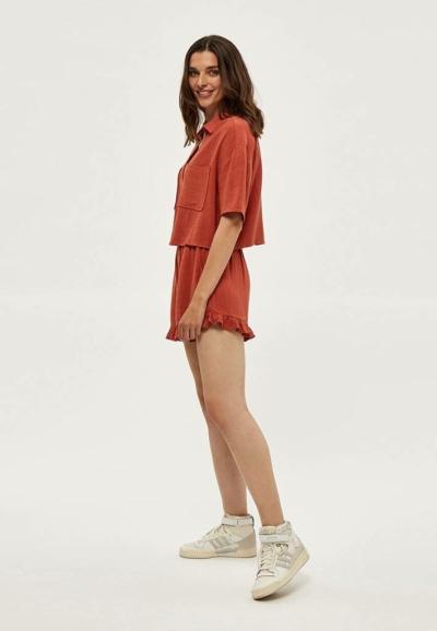 Shorts Jin Desires