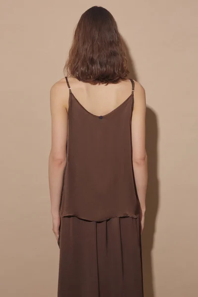 Blusa sin mangas con toque satinado - Togetherland BSB
