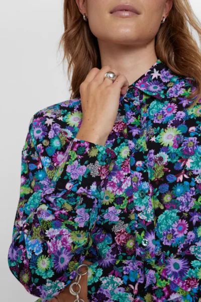 Camisa Crop Nuviola Numph