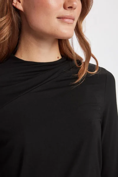 Camiseta Nuvino Numph