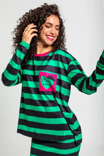 Camiseta Oversize Estampado rayas y posicional - Más rara que un perro verde Lolina