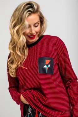 Camiseta Oversize de raya roja y negra con rayo y ojo - Let's Dance Lolina Camiseta Oversize de raya roja y negra con rayo y ojo - Let's Dance Lolina